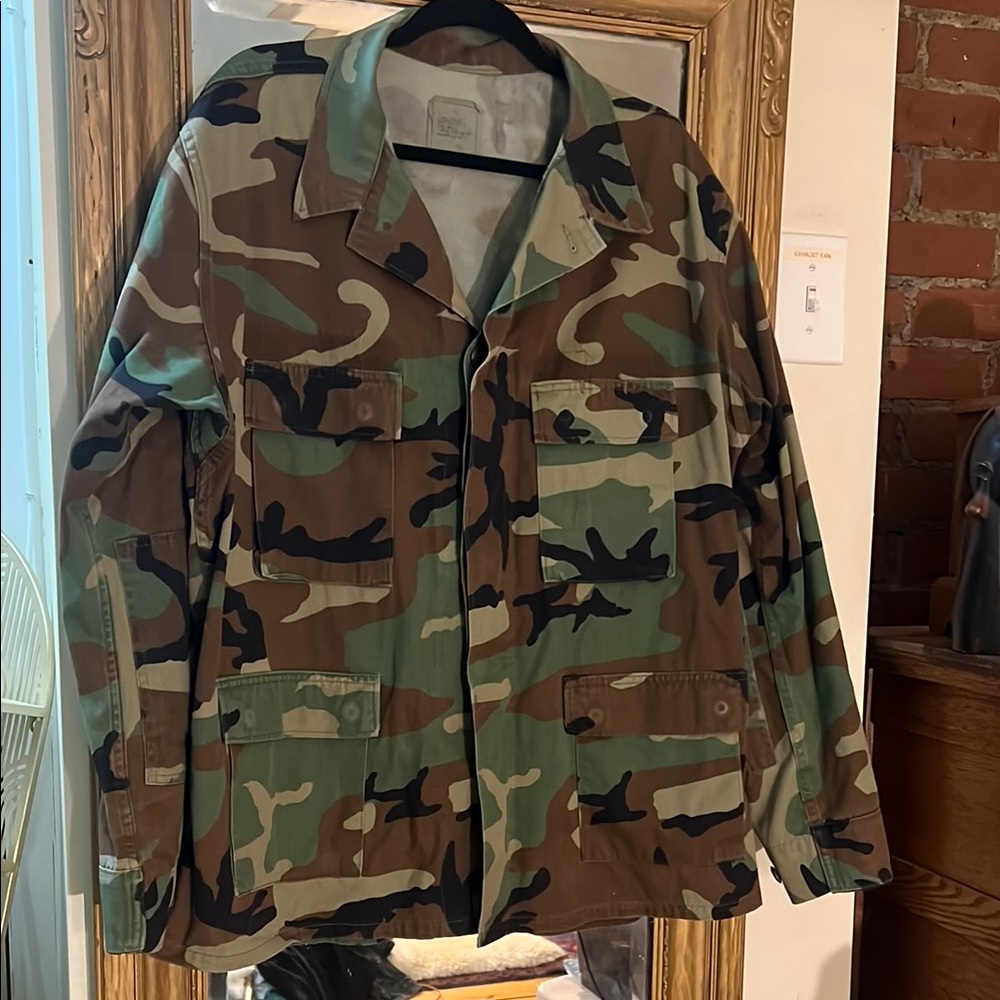 Authentic vintage US Army issue 1970s Woodland Camouflage Men's Jacket